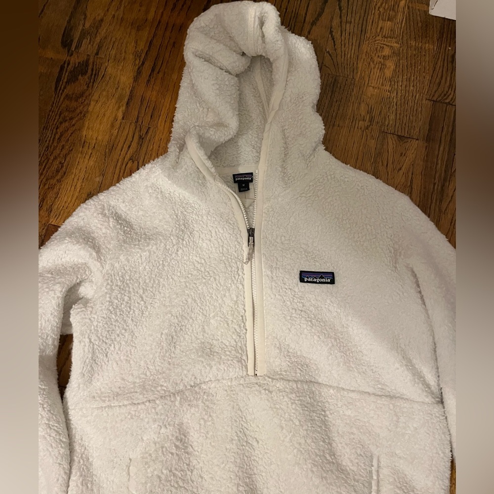 Women’s Patagonia Los Gatos hooded fleece pullover
